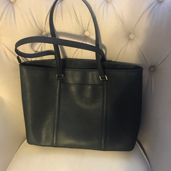 Authentic black Michael Kors Tote - Picture 2 of 3